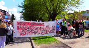 Premier Beata Szydło nie pomogła. Tak jak posłowie PiS. Matka zabitego Roberta Czajkowskiego odesłana przez biegłego sądowego do badań nazistów. Prokuratorzy, którzy mieli być odwołani awansowali!